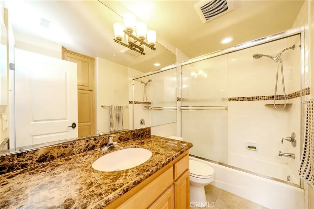 2702 Gates Avenue #A Redondo Beach, CA 90278