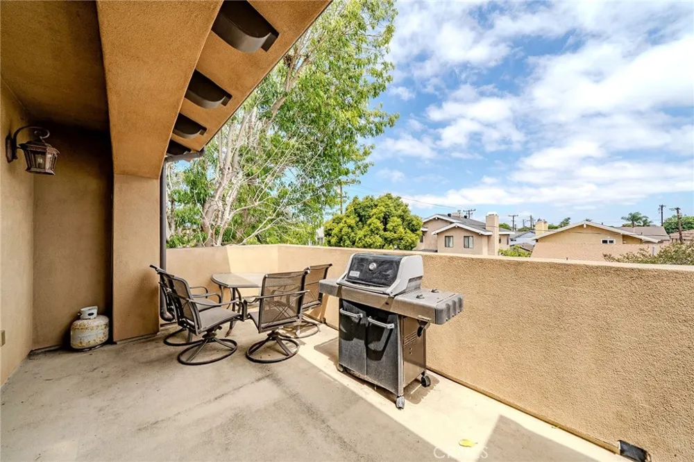 2702 Gates Avenue #A Redondo Beach, CA 90278