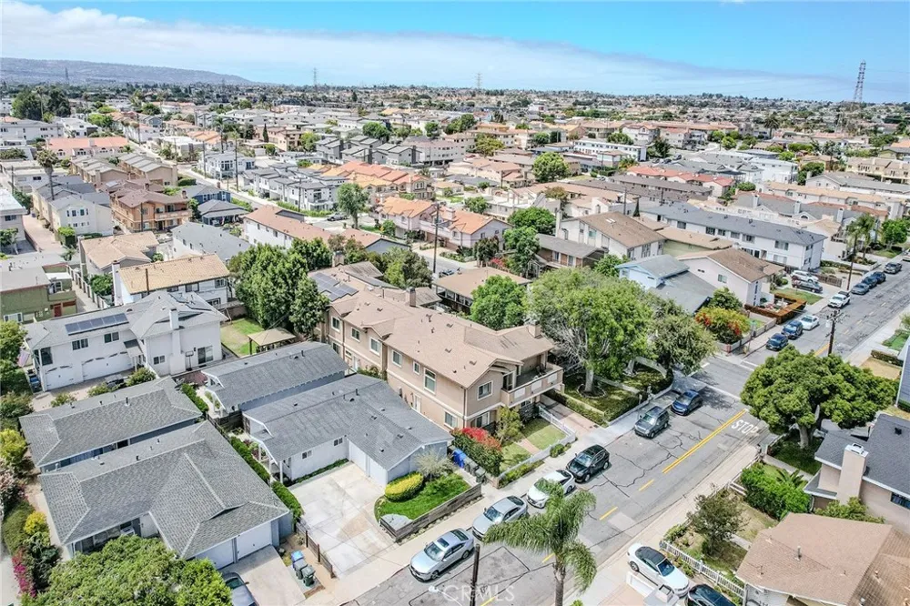 2702 Gates Avenue #A Redondo Beach, CA 90278