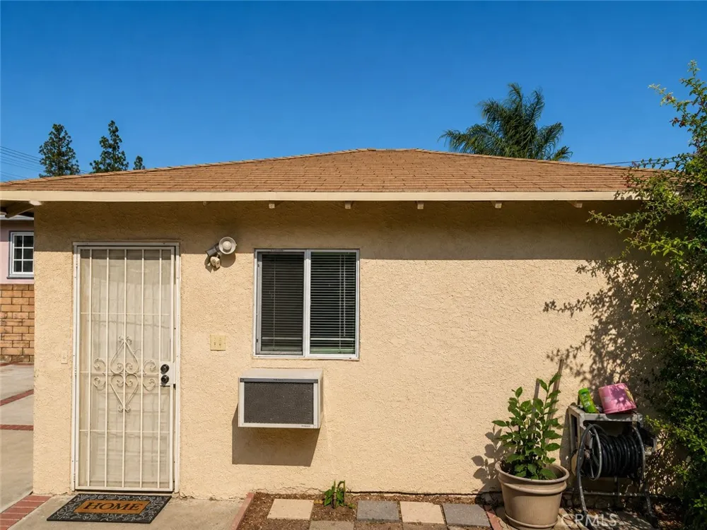 10642 Nettleton #1/2 Sun Valley, CA 91352