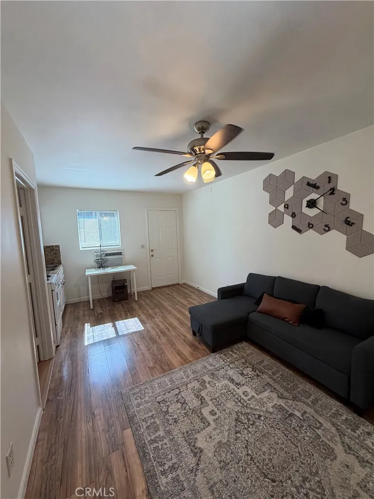 10642 Nettleton #1/2 Sun Valley, CA 91352