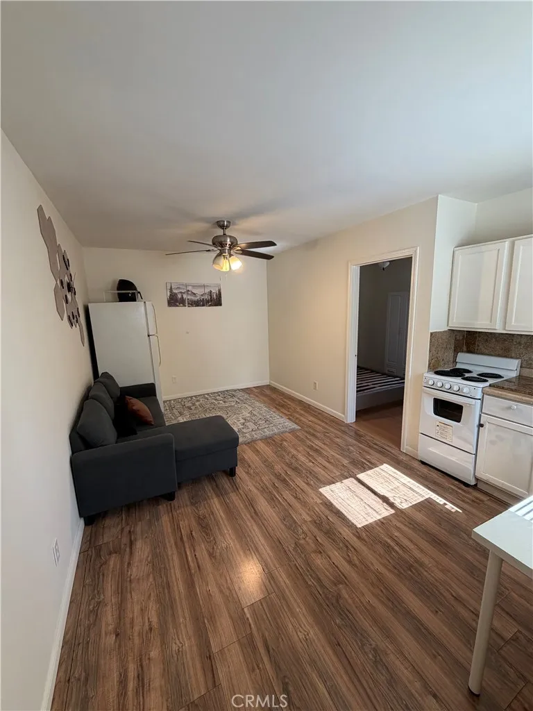 10642 Nettleton #1/2 Sun Valley, CA 91352