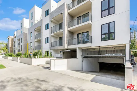 5320 Cartwright Avenue #406