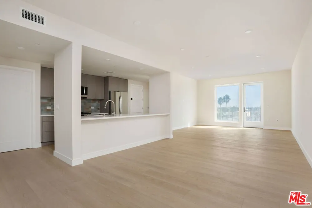5320 Cartwright Avenue #406 North Hollywood, CA 91601
