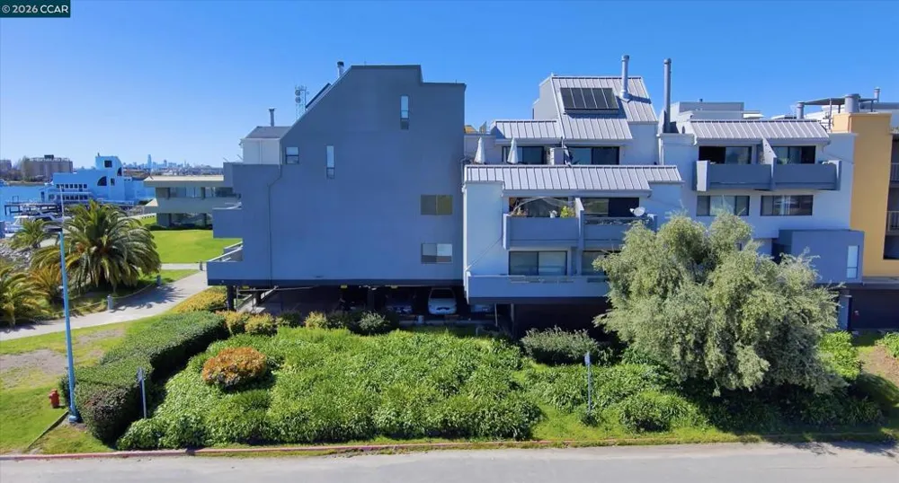 1 W Embarcadero #354 Oakland, CA 94607