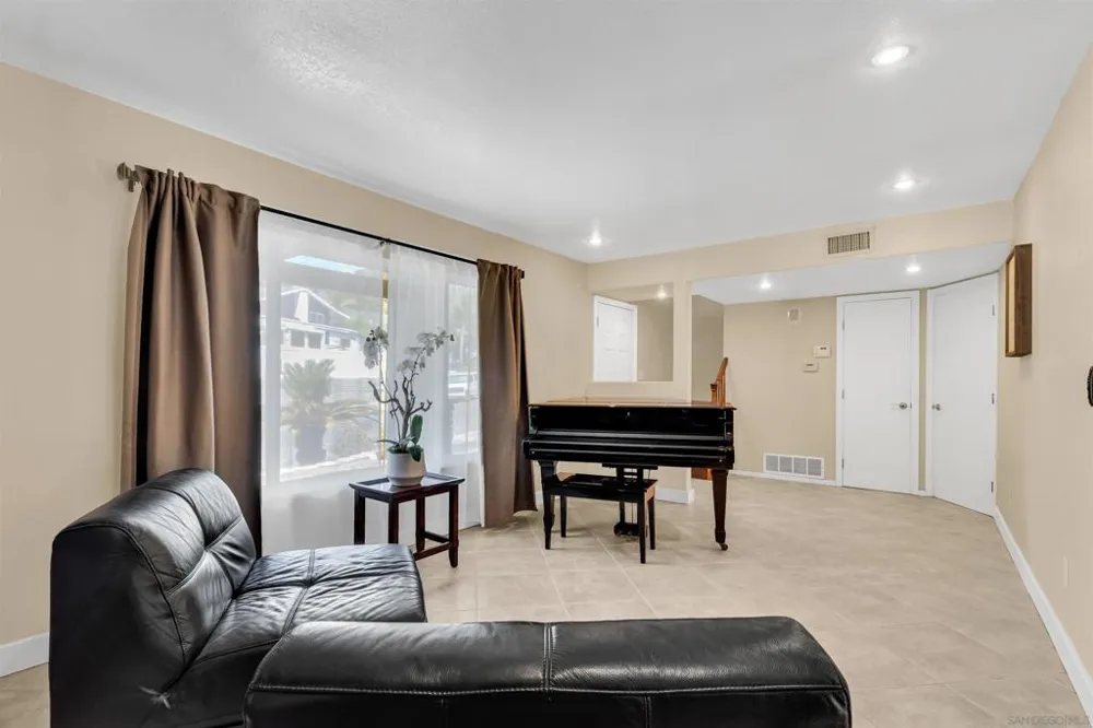 7310 Hamlet Ave. San Diego, CA 92120
