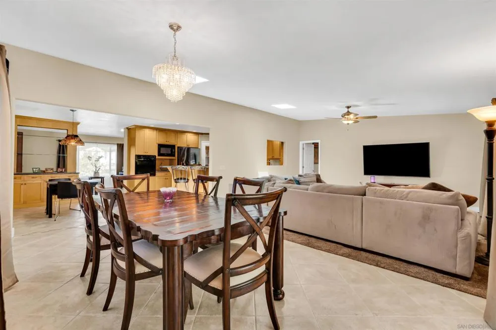 7310 Hamlet Ave. San Diego, CA 92120