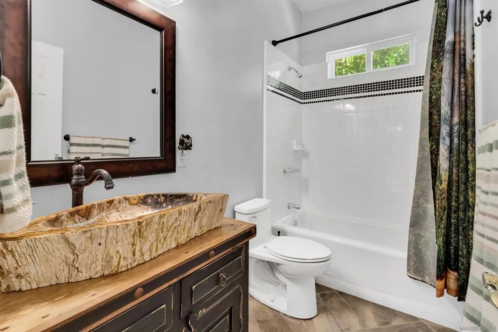 7310 Hamlet Ave. San Diego, CA 92120