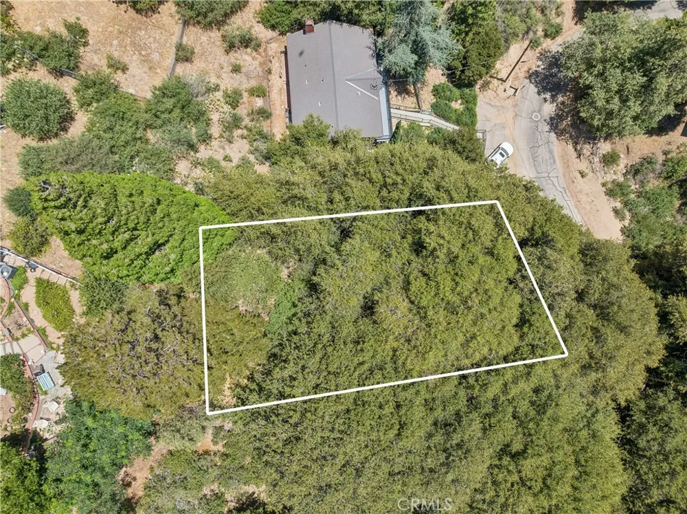 2727 Delle Crestline, CA 92325