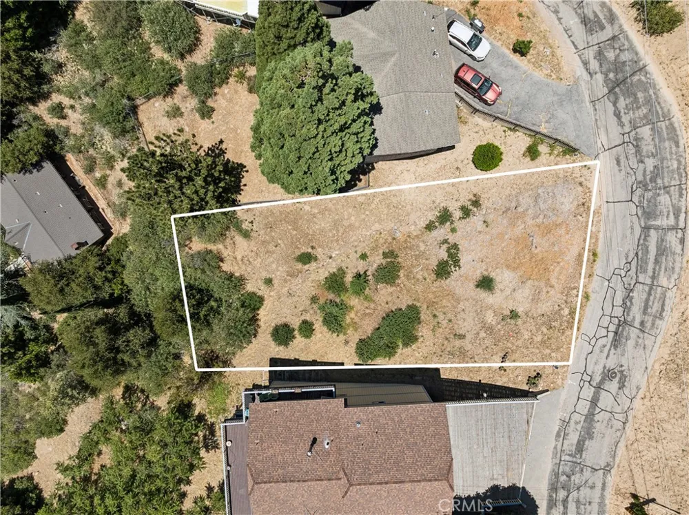 402 Darfo Crestline, CA 92325