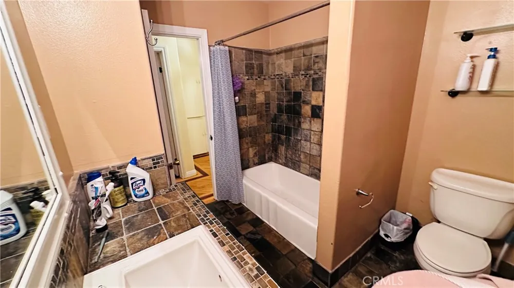 1754 256th Lomita, CA 90717