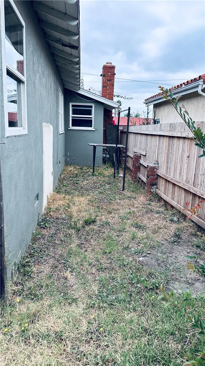 1754 256th Lomita, CA 90717