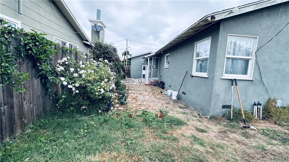 1754 256th Lomita, CA 90717