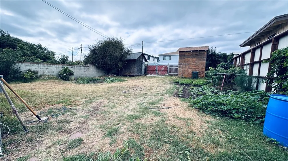 1754 256th Lomita, CA 90717