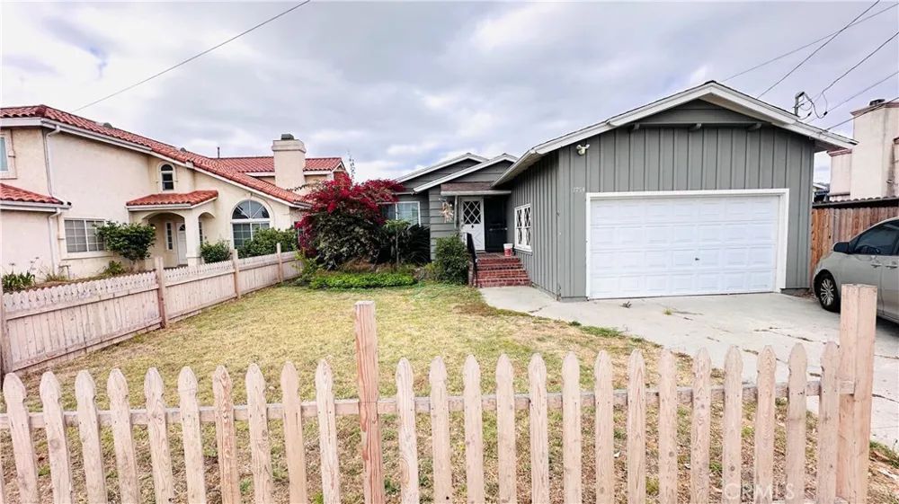 1754 256th Lomita, CA 90717