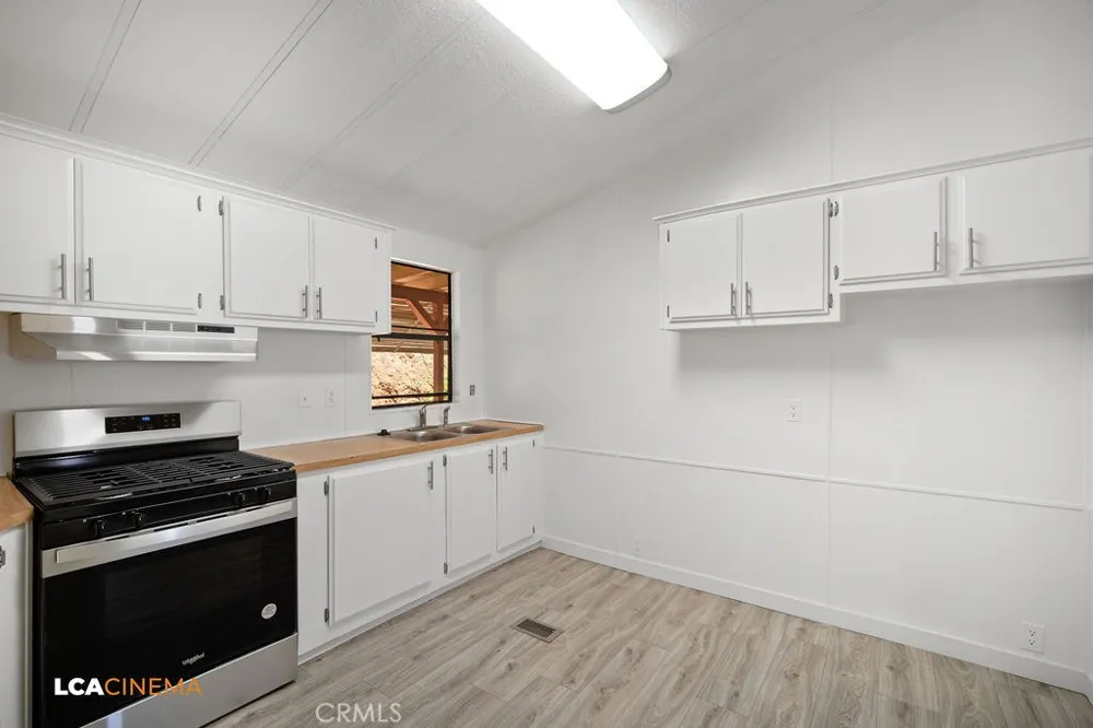 58 Loma Wofford Heights, CA 93285