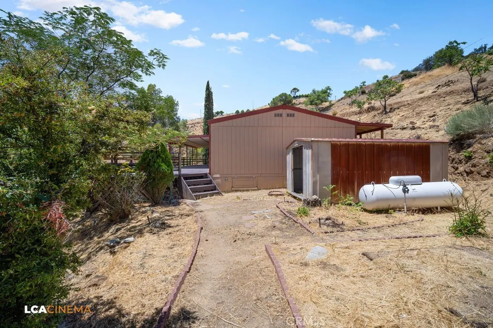 58 Loma Wofford Heights, CA 93285