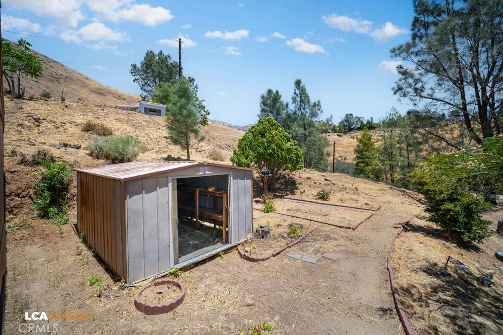 58 Loma Wofford Heights, CA 93285