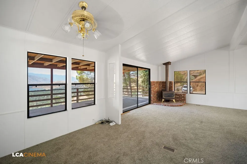 58 Loma Wofford Heights, CA 93285