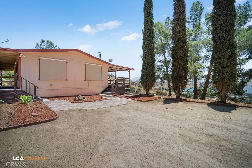 58 Loma Wofford Heights, CA 93285