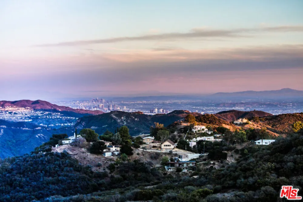 22030 Saddlepeak Topanga, CA 90290