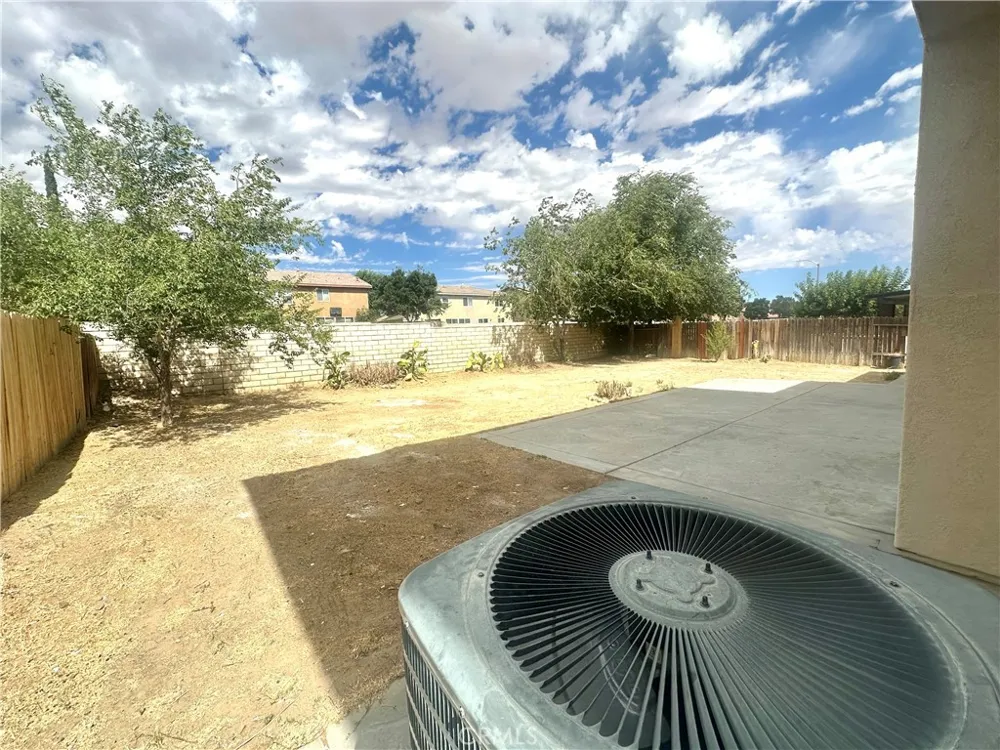 14990 Leaf Lane Victorville, CA 92394