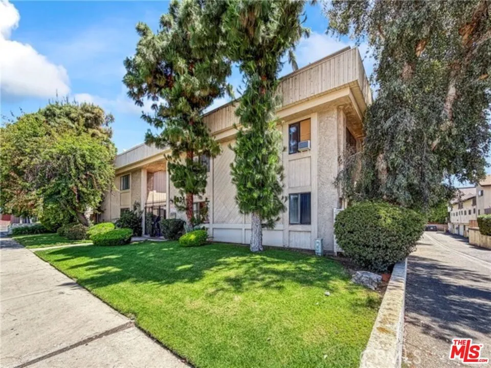 9834 Sepulveda Boulevard #102 North Hills, CA 91343