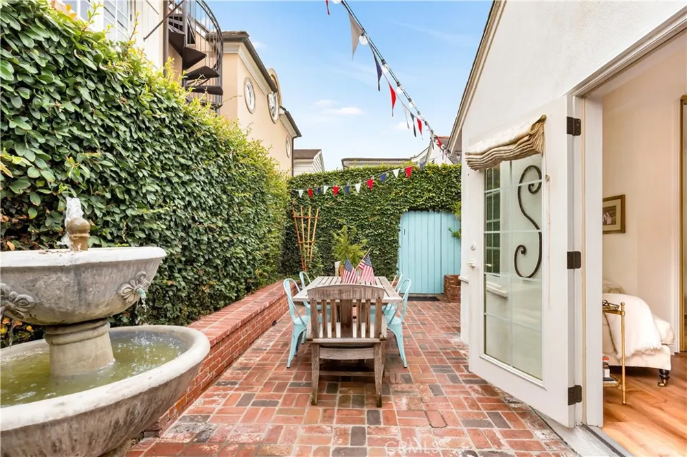 2632 Vista Drive Newport Beach, CA 92663