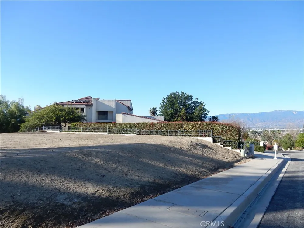 Cindee Lane Colton, CA 92324