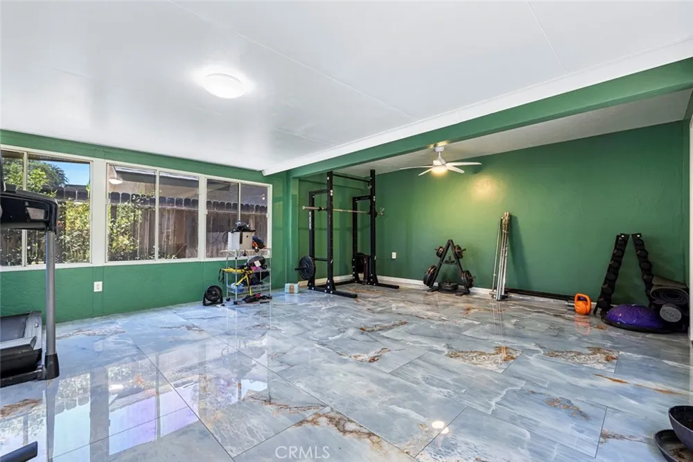 2183 E Fallbrook Avenue Fresno, CA 93720