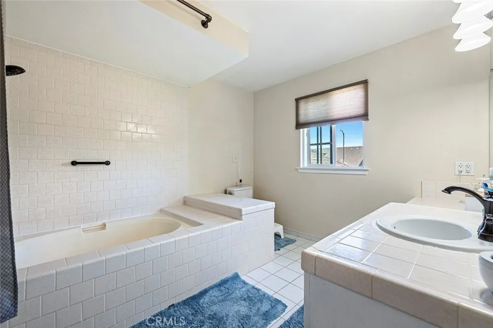 2183 E Fallbrook Avenue Fresno, CA 93720