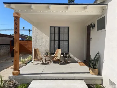 4586 Sunnyside Drive