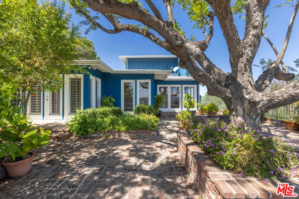 3661 Sunswept Drive Studio City, CA 91604