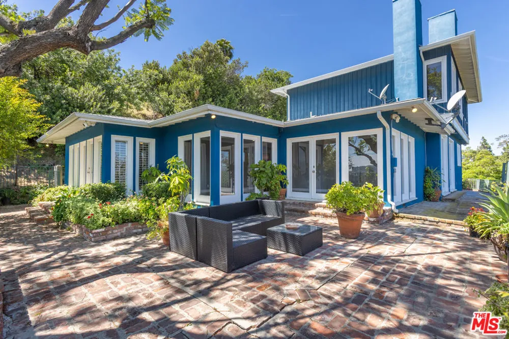 3661 Sunswept Drive Studio City, CA 91604