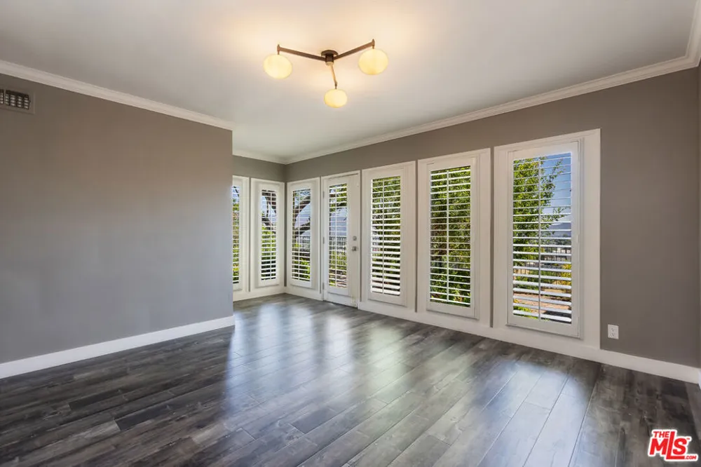 3661 Sunswept Drive Studio City, CA 91604