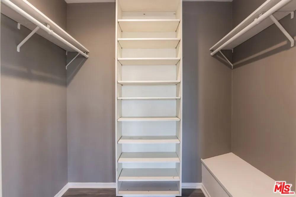 3661 Sunswept Drive Studio City, CA 91604