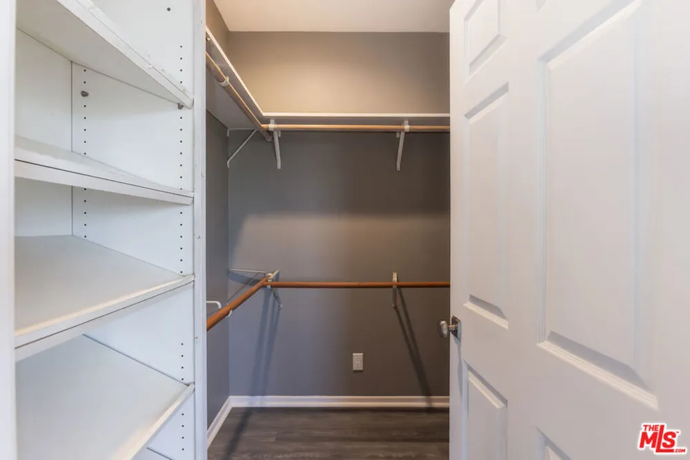 3661 Sunswept Drive Studio City, CA 91604