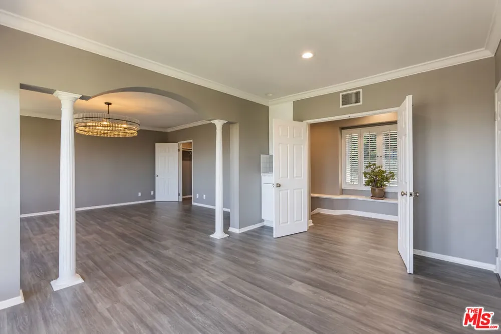 3661 Sunswept Drive Studio City, CA 91604