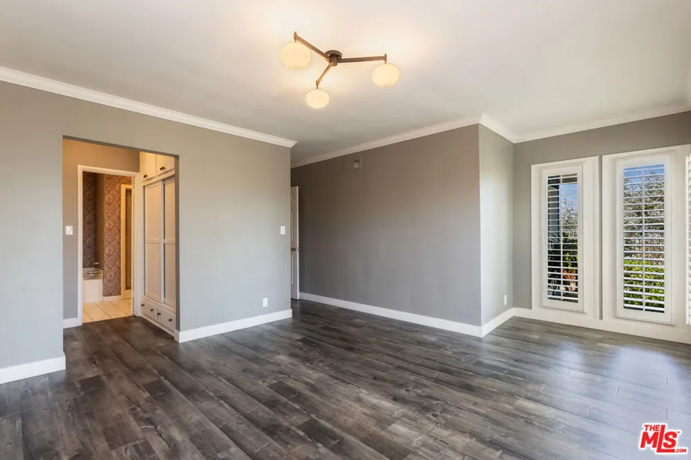 3661 Sunswept Drive Studio City, CA 91604