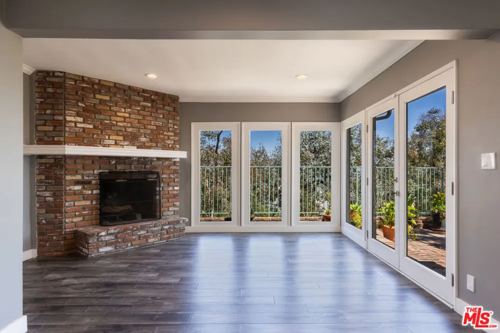 3661 Sunswept Drive Studio City, CA 91604