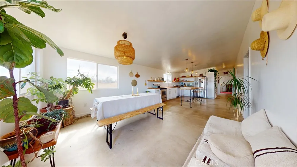 1271 Dakota Landers, CA 92285