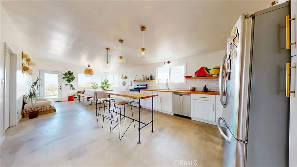 1271 Dakota Landers, CA 92285