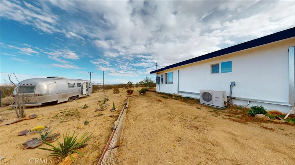 1271 Dakota Landers, CA 92285