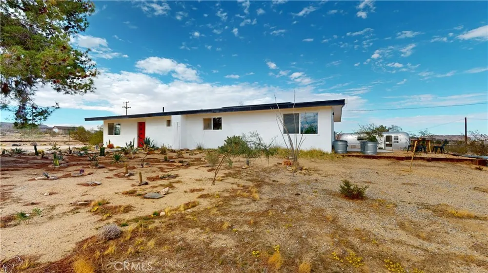 1271 Dakota Landers, CA 92285