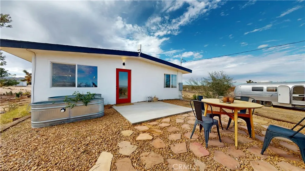 1271 Dakota Landers, CA 92285