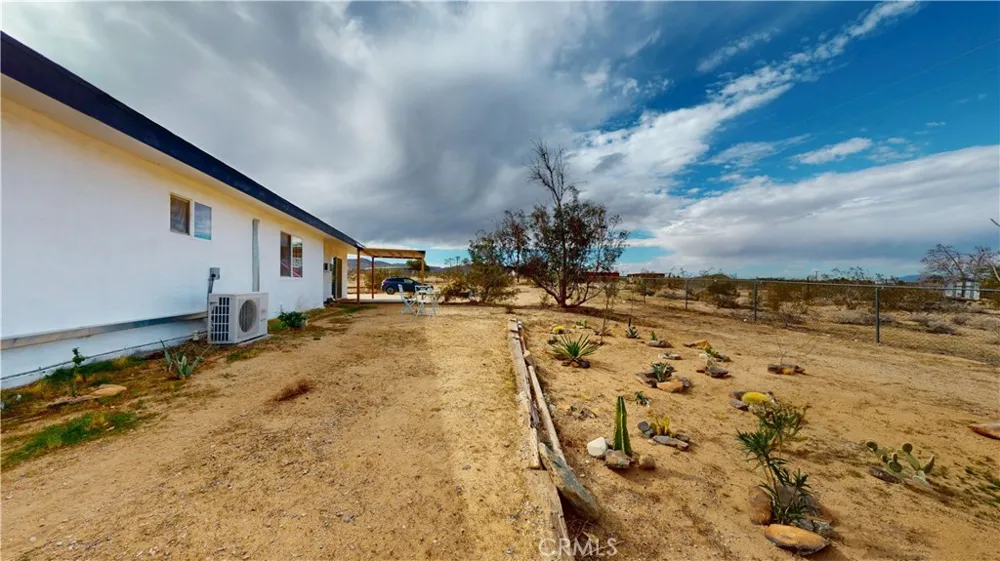1271 Dakota Landers, CA 92285