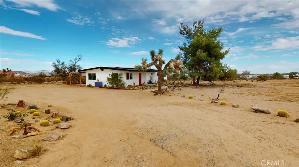 1271 Dakota Landers, CA 92285
