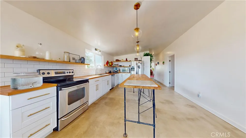 1271 Dakota Landers, CA 92285