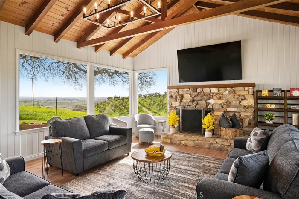 550 Villa Lots Rd Paso Robles, CA 93446