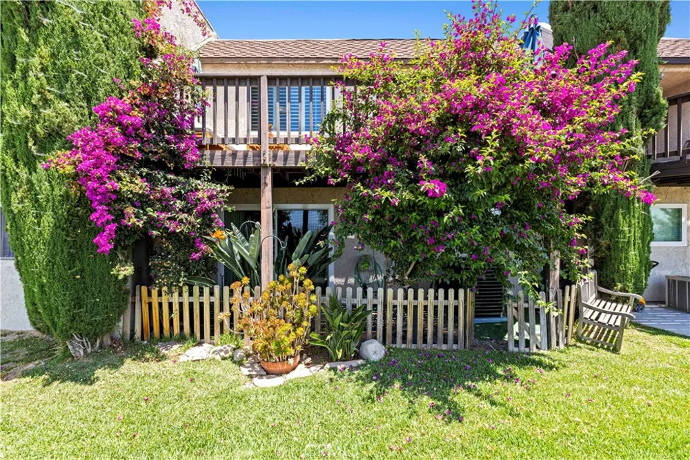 15614 Crestview Lane #63 Granada Hills, CA 91344